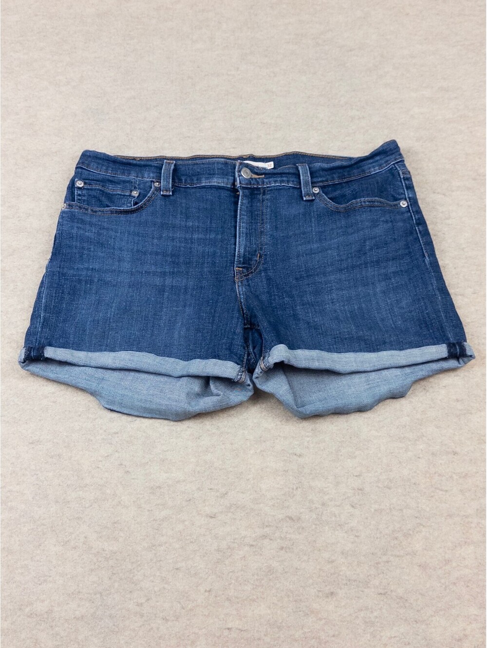 Levi's Mid Length Denim Shorts Size 32